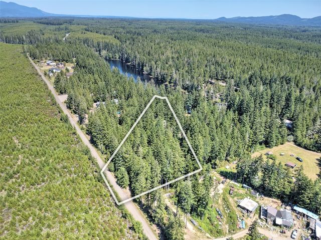 90 NE Lakeridge Drive, Belfair, WA 98528