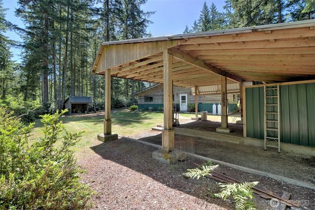 90 NE Lakeridge Drive, Belfair, WA 98528