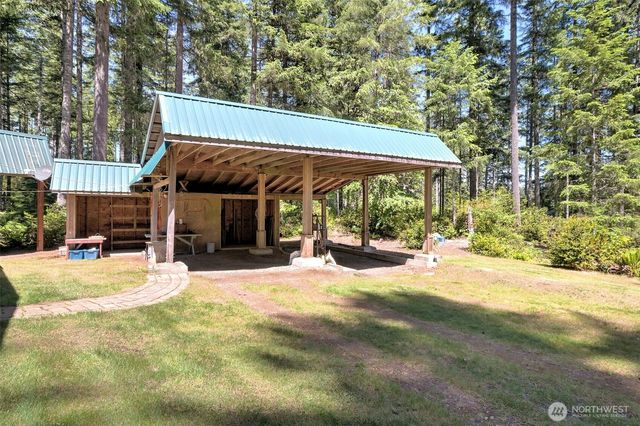 90 NE Lakeridge Drive, Belfair, WA 98528