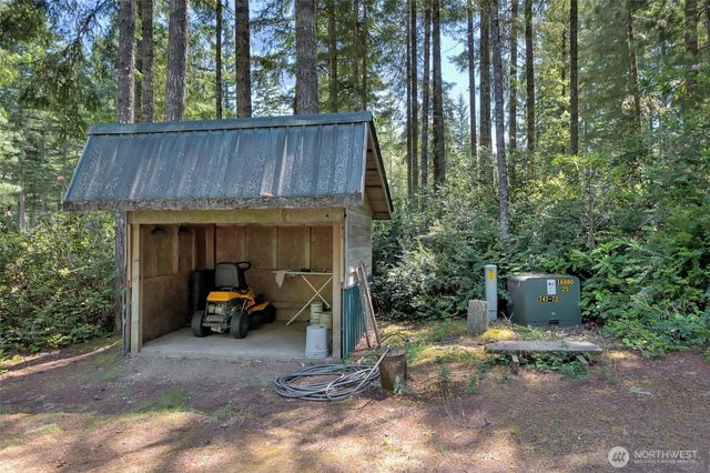 90 NE Lakeridge Drive, Belfair, WA 98528