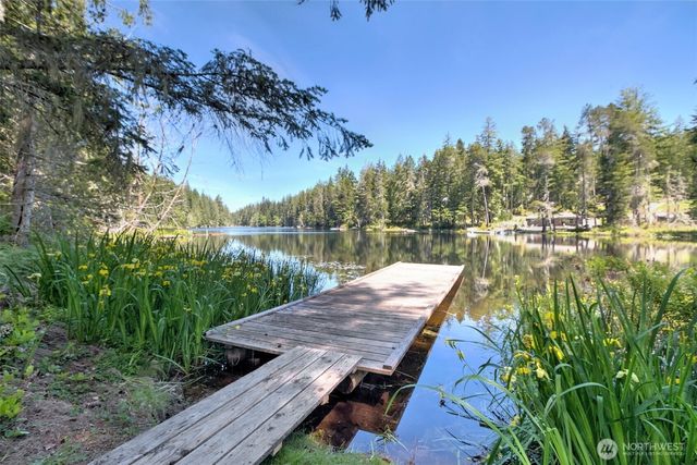 90 NE Lakeridge Drive, Belfair, WA 98528