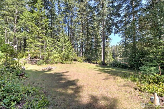 90 NE Lakeridge Drive, Belfair, WA 98528