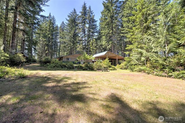 90 NE Lakeridge Drive, Belfair, WA 98528