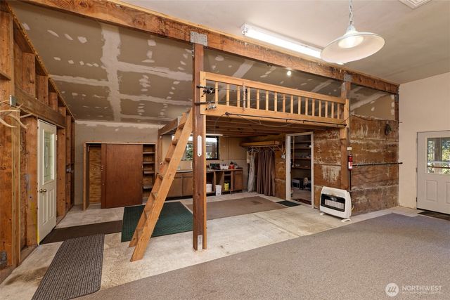 90 NE Lakeridge Drive, Belfair, WA 98528