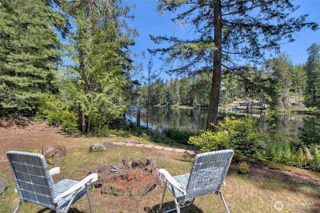 90 NE Lakeridge Drive, Belfair, WA 98528