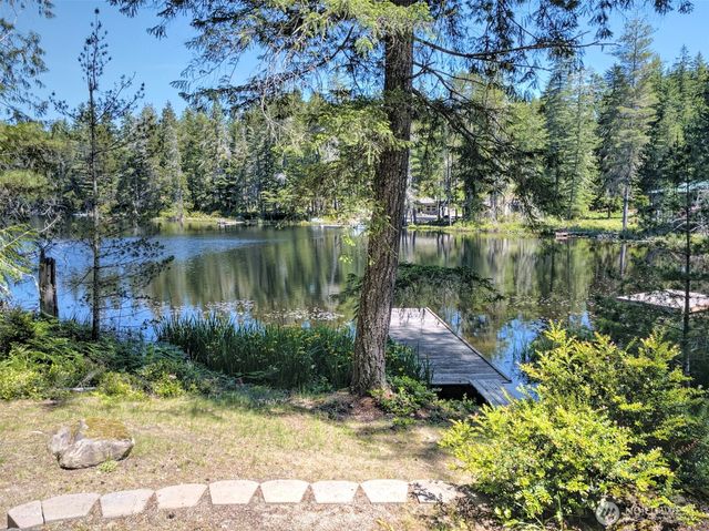 90 NE Lakeridge Drive, Belfair, WA 98528