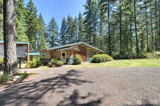 90 NE Lakeridge Drive, Belfair, WA 98528
