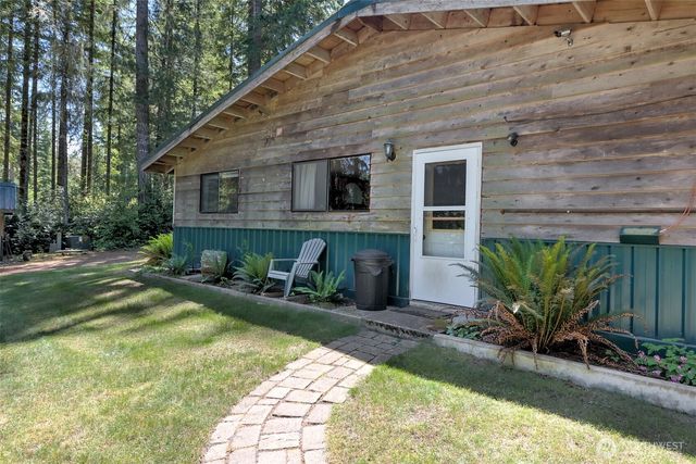 90 NE Lakeridge Drive, Belfair, WA 98528