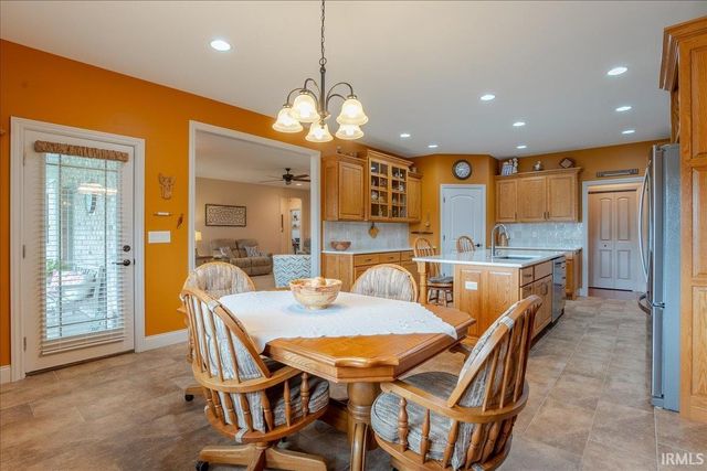 6213 Pembrooke Drive, Newburgh, IN 47630