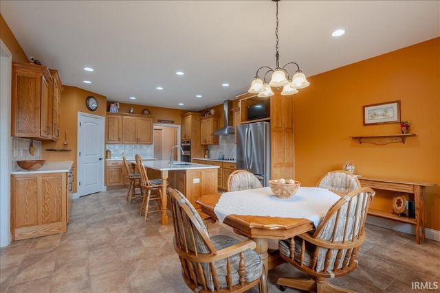 6213 Pembrooke Drive, Newburgh, IN 47630