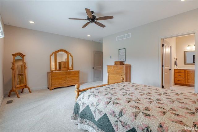 6213 Pembrooke Drive, Newburgh, IN 47630