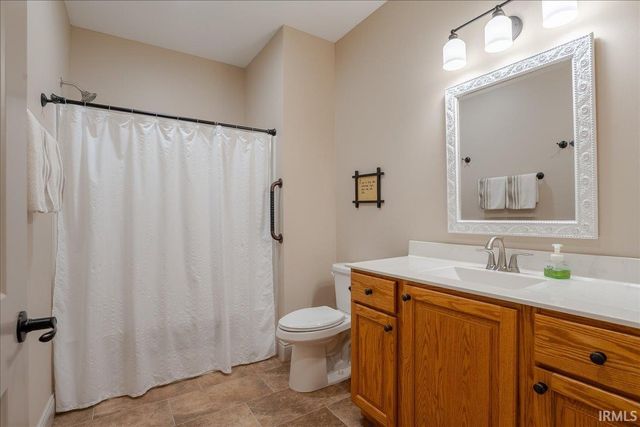 6213 Pembrooke Drive, Newburgh, IN 47630