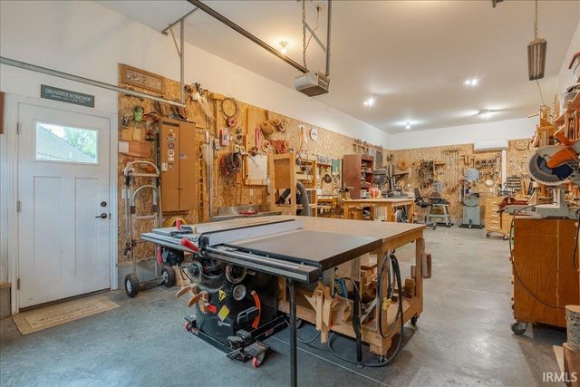 6213 Pembrooke Drive, Newburgh, IN 47630