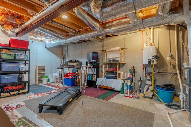 6213 Pembrooke Drive, Newburgh, IN 47630