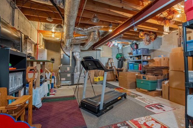 6213 Pembrooke Drive, Newburgh, IN 47630