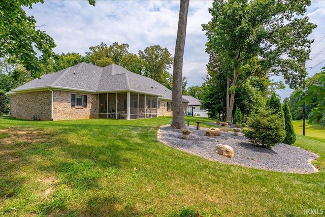 6213 Pembrooke Drive, Newburgh, IN 47630