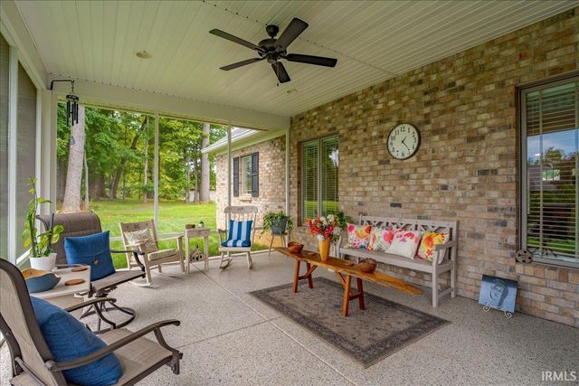 6213 Pembrooke Drive, Newburgh, IN 47630