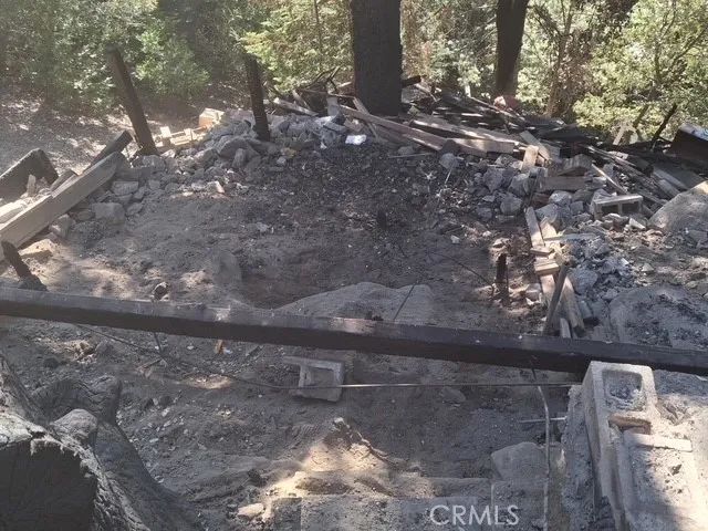 1102 Chateau, Crestline, CA 92325