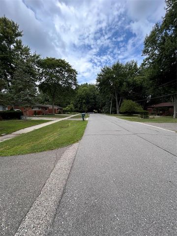 340 Trombley Drive, Troy, MI 48083