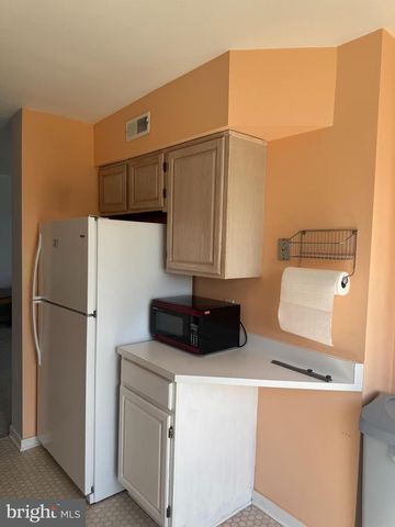 5215 Le Parc Dr Apt 7, Wilmington, DE 19809