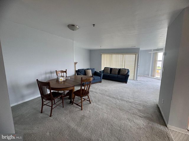 5215 Le Parc Dr Apt 7, Wilmington, DE 19809