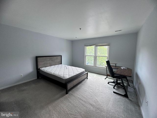5215 Le Parc Dr Apt 7, Wilmington, DE 19809