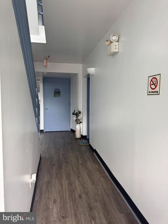 5215 Le Parc Dr Apt 7, Wilmington, DE 19809