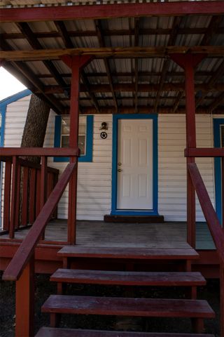 9046 Dorinda Circle, Dallas, TX 75217