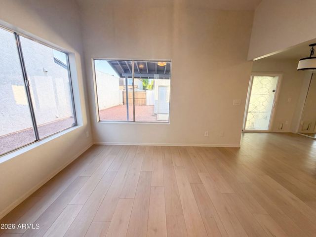 6723 W AIRE LIBRE Avenue, Peoria, AZ 85382