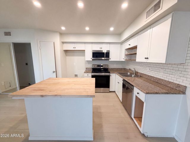6723 W AIRE LIBRE Avenue, Peoria, AZ 85382