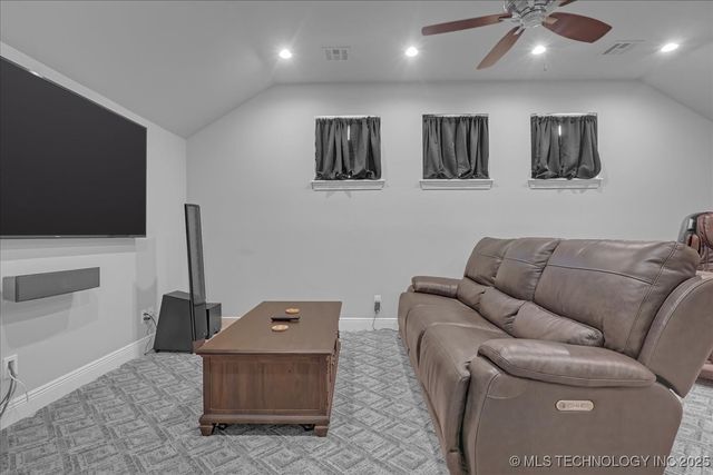 9602 N Memorial Drive, Owasso, OK 74055