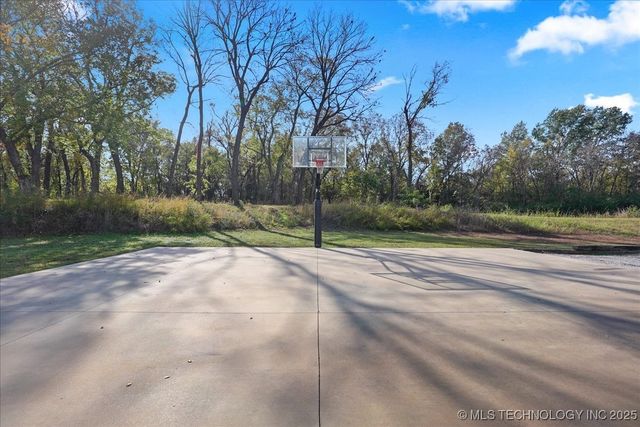 9602 N Memorial Drive, Owasso, OK 74055