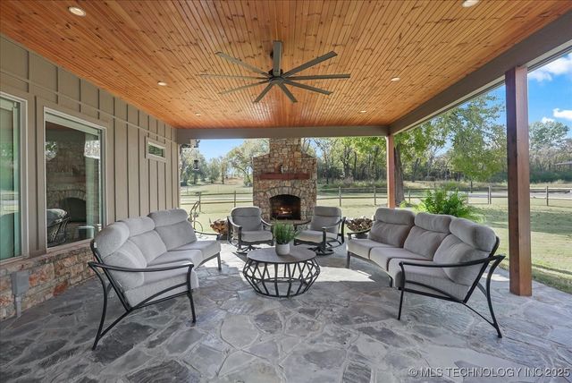 9602 N Memorial Drive, Owasso, OK 74055