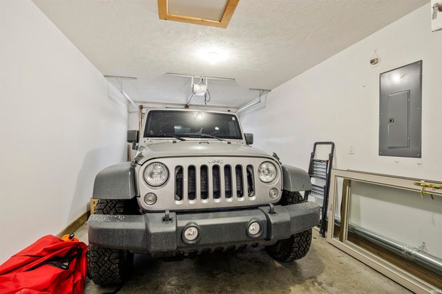 3046 Shady Hollow Trail, Evansville, IN 47715