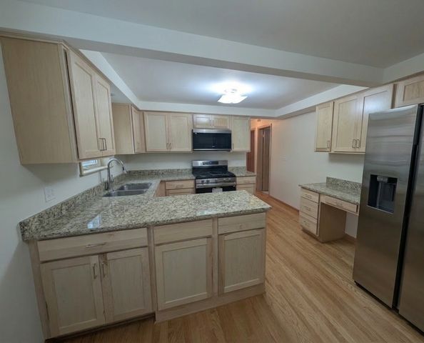 6537 N Natoma Avenue Garden, Chicago, IL 60631