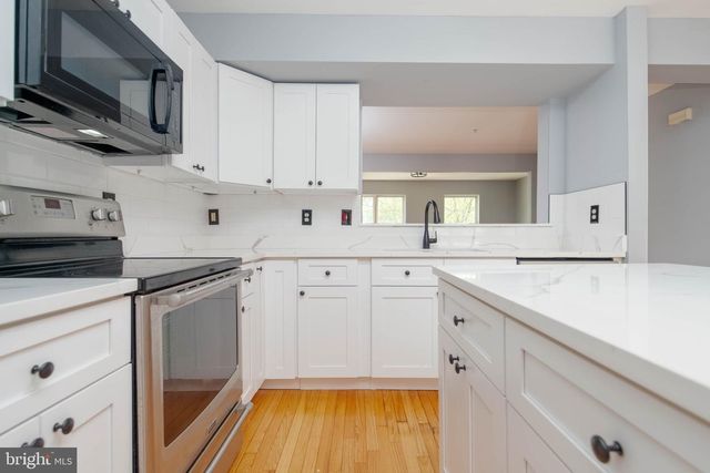 9856 GREENBRIER WAY, Middle River, MD 21220