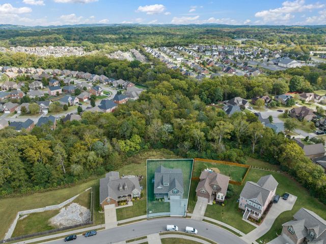 6027 Spade Dr, Spring Hill, TN 37174