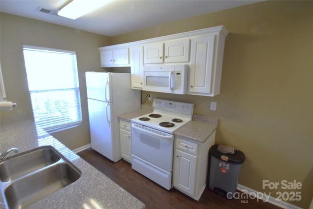 2056 Pin Oak Place, Cramerton, NC 28032