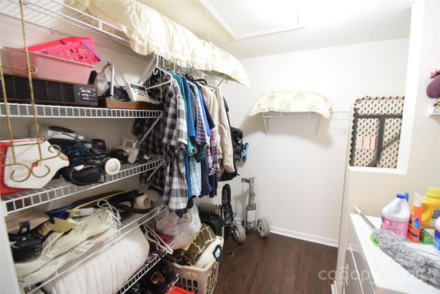 2056 Pin Oak Place, Cramerton, NC 28032