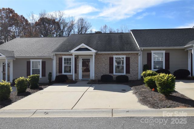 2056 Pin Oak Place, Cramerton, NC 28032