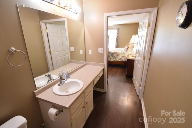 2056 Pin Oak Place, Cramerton, NC 28032