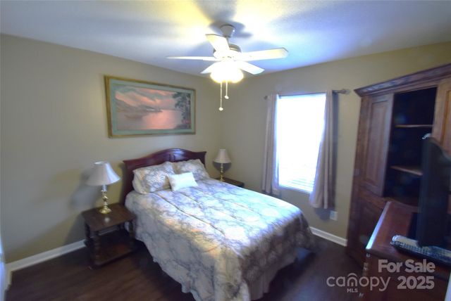 2056 Pin Oak Place, Cramerton, NC 28032