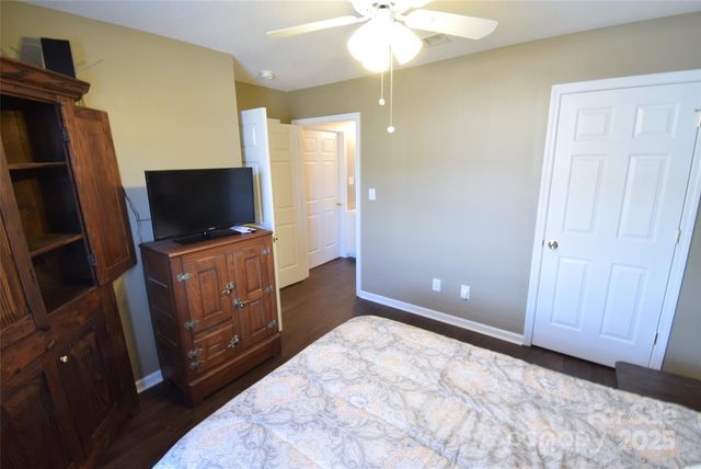 2056 Pin Oak Place, Cramerton, NC 28032