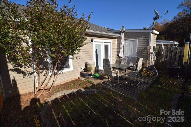 2056 Pin Oak Place, Cramerton, NC 28032