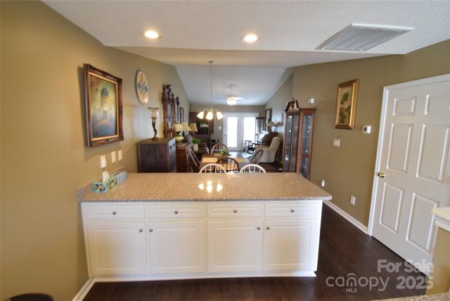 2056 Pin Oak Place, Cramerton, NC 28032