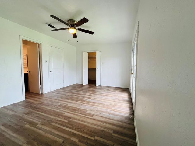 6981 Chasewood Drive, Houston, TX 77489
