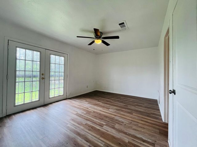6981 Chasewood Drive, Houston, TX 77489