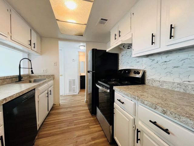 6981 Chasewood Drive, Houston, TX 77489