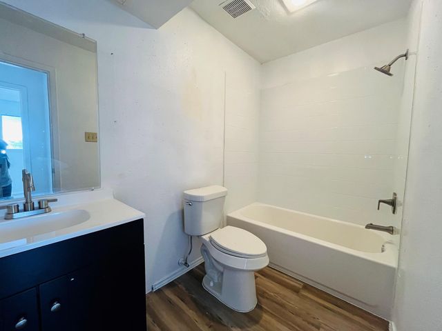 6981 Chasewood Drive, Houston, TX 77489