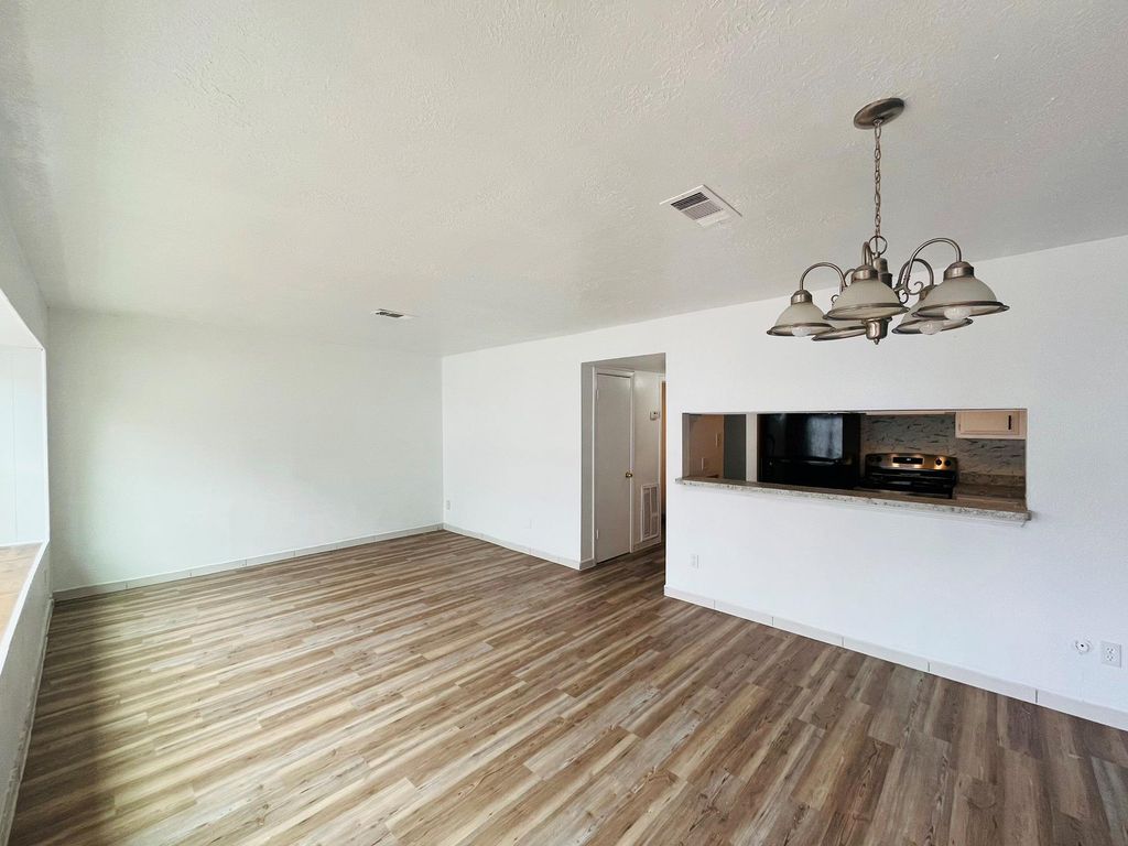6981 Chasewood Drive, Houston, TX 77489